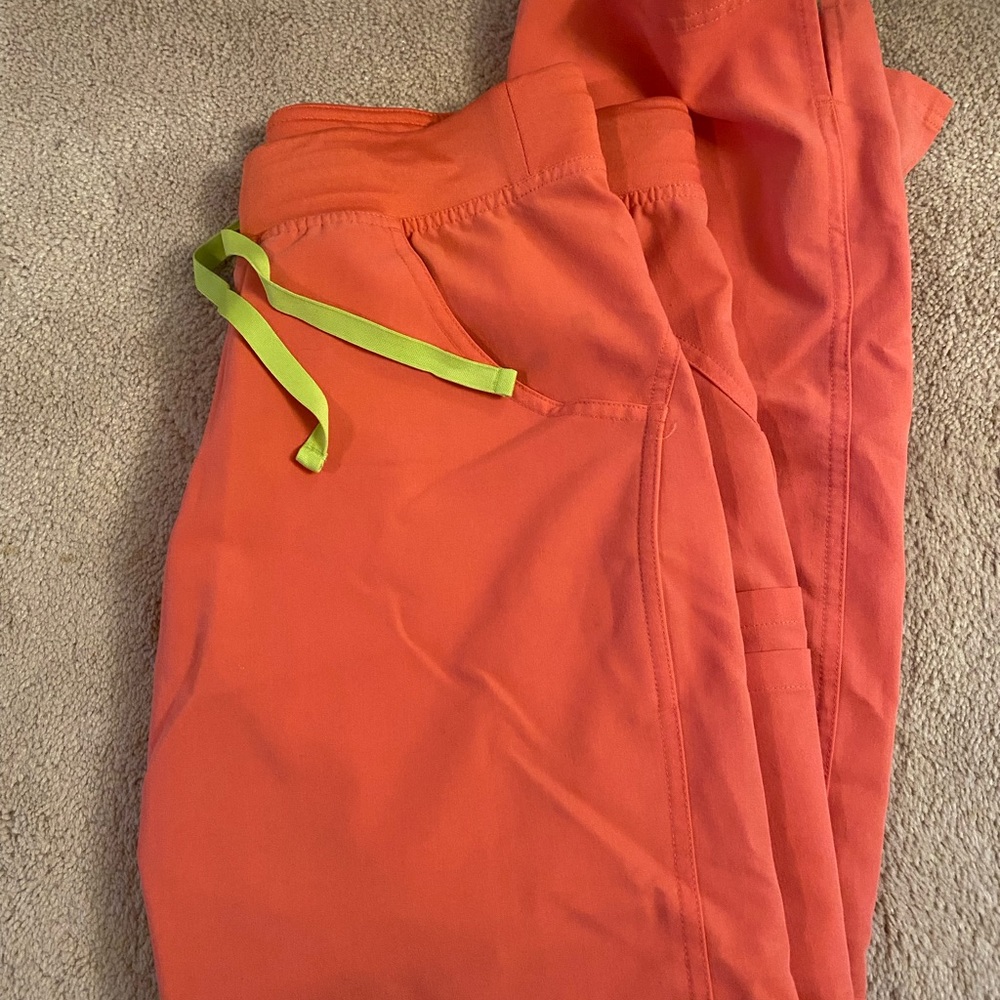 Coral Figs Set